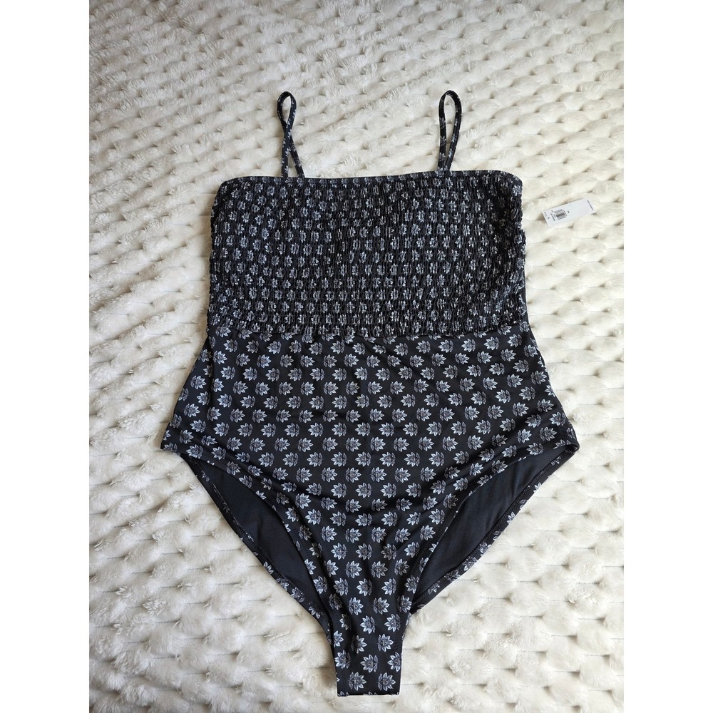 Old Navy Womens XXL Black White Floral Smocked One Piece Swimsuit